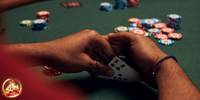 Nghệ thuật Bluff là gì trong Poker